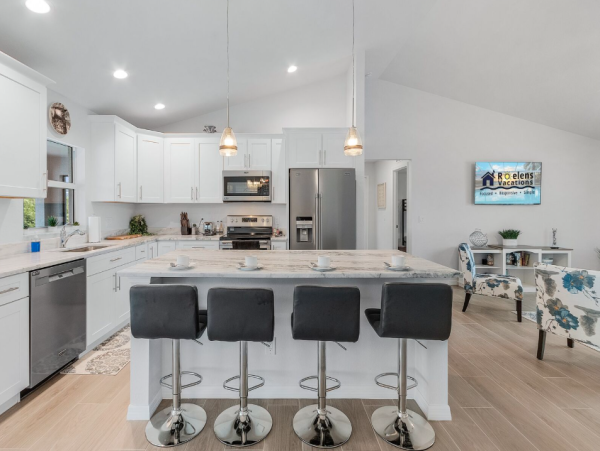 Waterfront Retreat in Cape Coral Three Bedroom Home with Private Pool